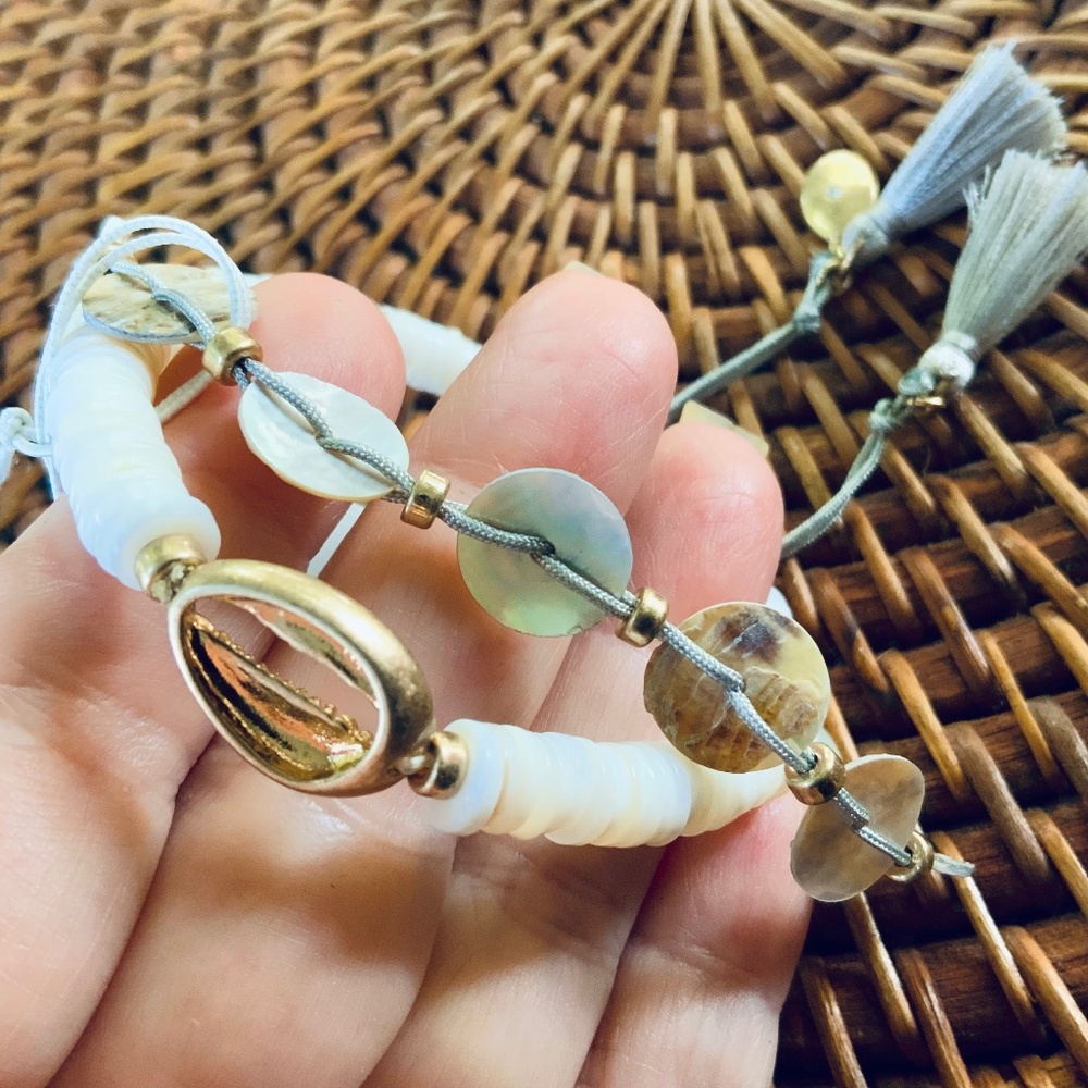 TOMMY BAHAMA BRACELETS NWT -2 STRAND. SHELL /MOP/STACK  TASSEL ACCENT ADJUSTABLE - Picture 4 of 10